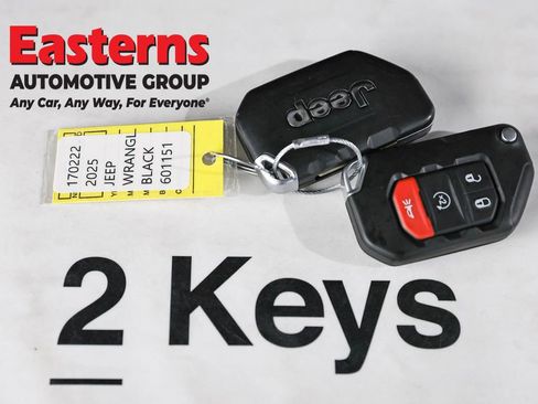 Used 2025 Jeep Wrangler Unlimited Sahara AWD/4WD image 22