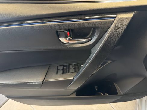 Used 2019 Toyota Corolla SE FWD image 19