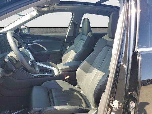 Used 2025 Audi Q5 Premium Plus w/ Premium Plus AWD/4WD image 18