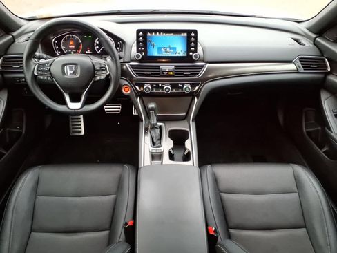 Used 2018 Honda Accord Sport image 10