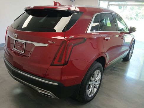 Used 2020 Cadillac XT5 Premium Luxury AWD/4WD image 2