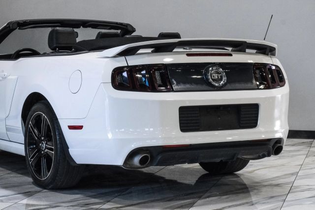 Used 2013 Ford Mustang GT Premium w/ Electronics Pkg RWD image 21