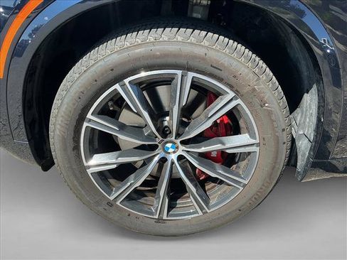 Used 2026 BMW X5 xDrive40i w/ M Sport Package AWD/4WD image 9