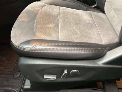 Used 2017 Ford Explorer XLT w/ Equipment Group 202A AWD/4WD image 12