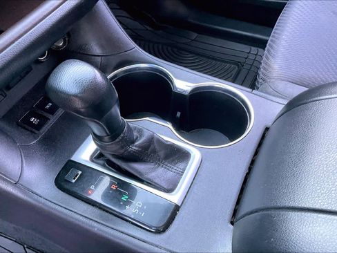 Used 2018 Toyota Highlander LE image 15