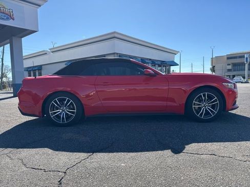 Used 2017 Ford Mustang Premium image 4