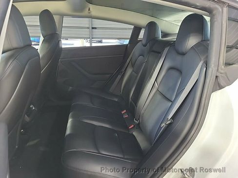 Used 2022 Tesla Model 3 Performance image 4