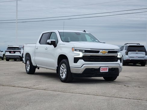 Used 2025 Chevrolet Silverado 1500 LT w/ Safety Package AWD/4WD image 3