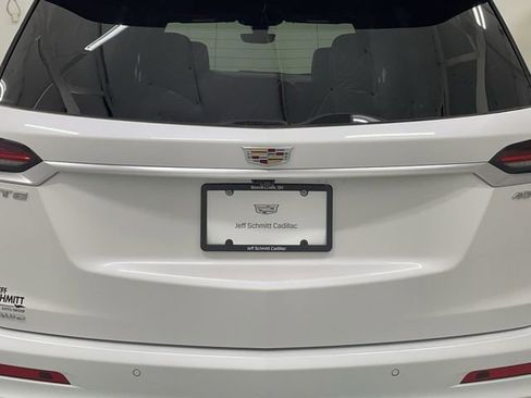 Certified 2025 Cadillac XT6 Premium Luxury w/ Platinum Package image 18