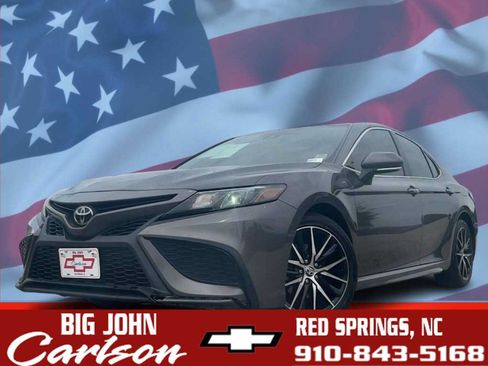Used 2023 Toyota Camry SE FWD image 1