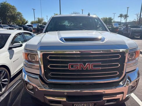 Used 2019 GMC Sierra 2500 SLT w/ Duramax Plus Package image 6