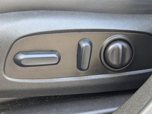 Certified 2023 GMC Acadia SLT w/ Preferred Package image 28