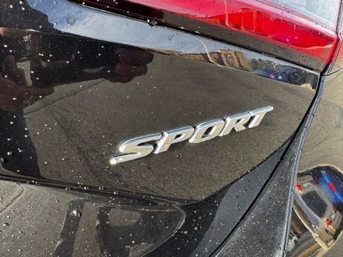 Used 2022 Honda Civic Sport image 8