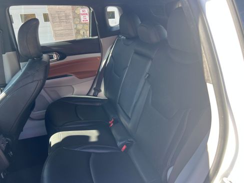 Used 2024 Jeep Compass Limited image 10