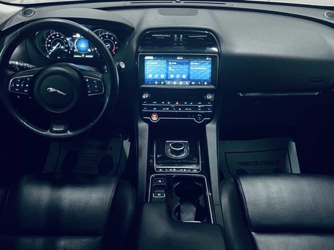 Used 2020 Jaguar F-PACE AWD/4WD image 25
