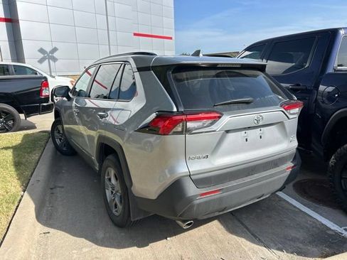 Used 2025 Toyota RAV4 XLE AWD/4WD image 4