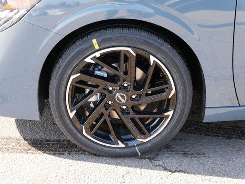 New 2026 Nissan Sentra SR w/ SR Premium Package FWD image 4