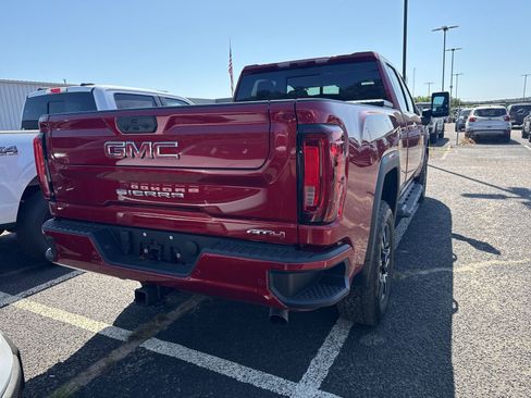 Used 2022 GMC Sierra 2500 AT4 w/ AT4 Premium Plus Package AWD/4WD image 6