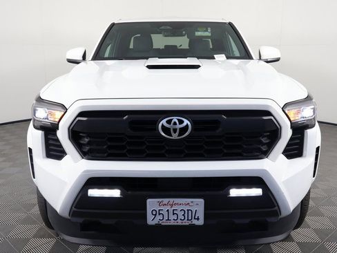 Used 2024 Toyota Tacoma TRD Sport image 2