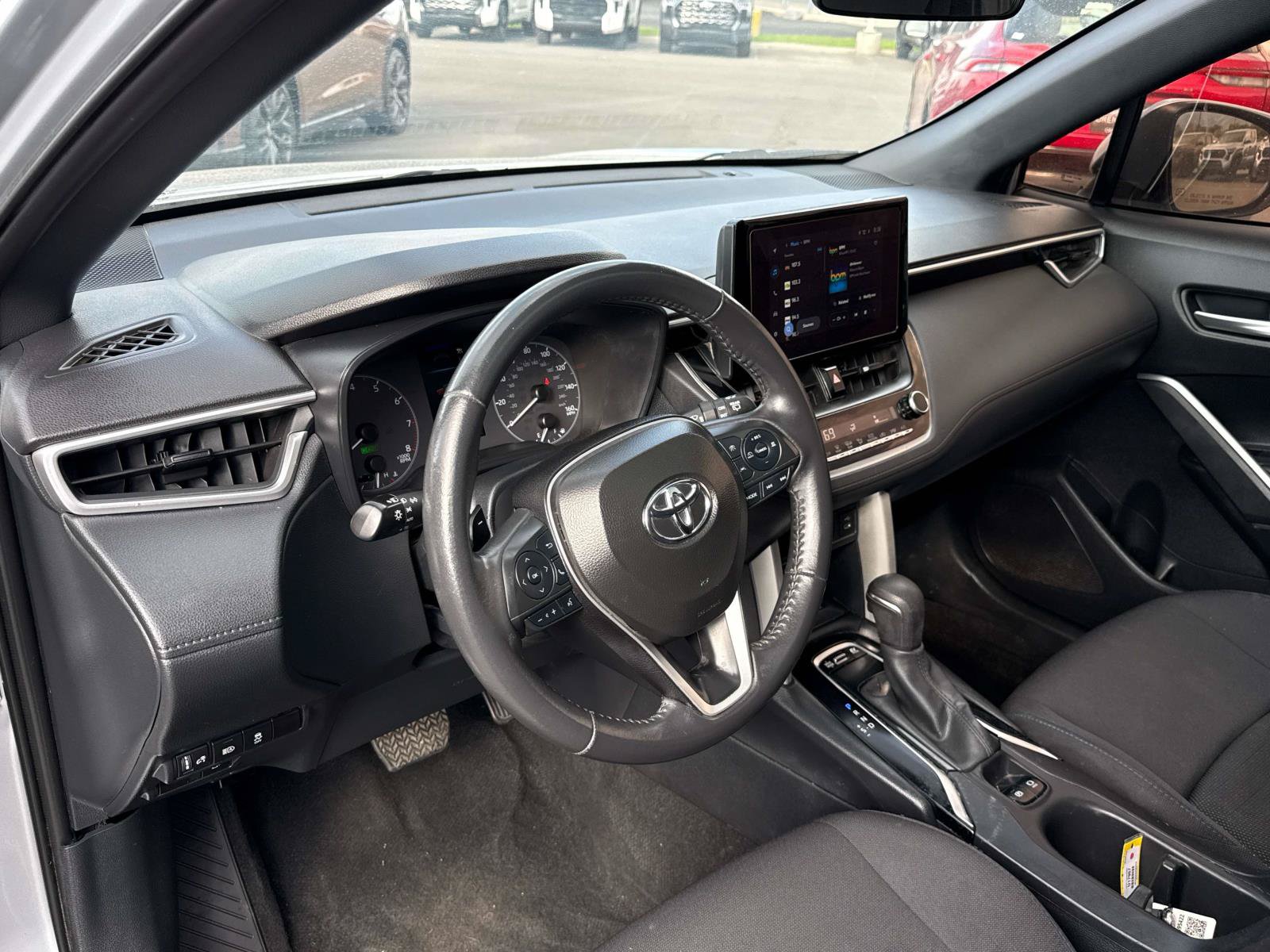 Used 2024 Toyota Corolla Cross AWD Hybrid w/ Moonroof Package image 10