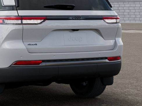 New 2026 Jeep Grand Cherokee Altitude AWD/4WD image 13