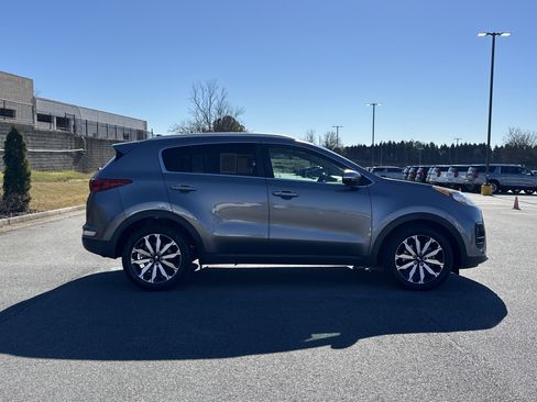 Used 2017 Kia Sportage EX w/ EX Premium Package image 11