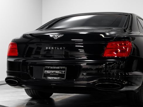 Used 2021 Bentley Flying Spur W12 image 81