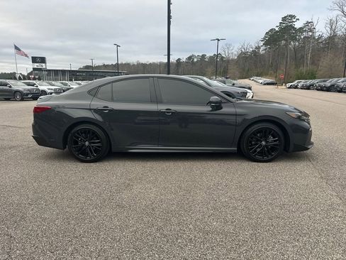 Used 2025 Toyota Camry SE image 12