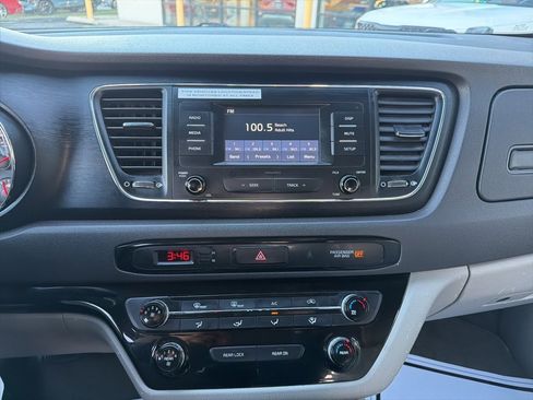 Certified 2018 Kia Sedona L image 34