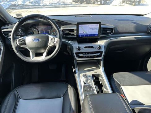 Used 2023 Ford Explorer XLT w/ Equipment Group 202A image 12