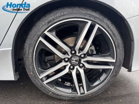 Used 2017 Honda Accord Sport image 13