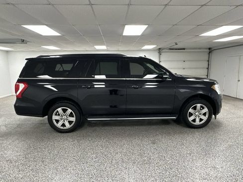Used 2019 Ford Expedition Max XLT w/ Equipment Group 202A AWD/4WD image 9