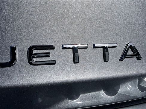 Certified 2024 Volkswagen Jetta SE image 31