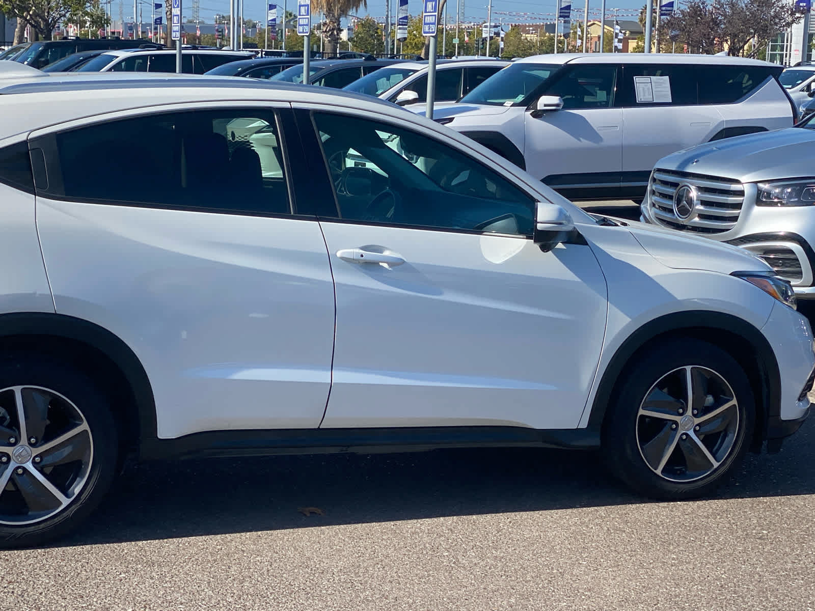 Used 2022 Honda HR-V EX image 3