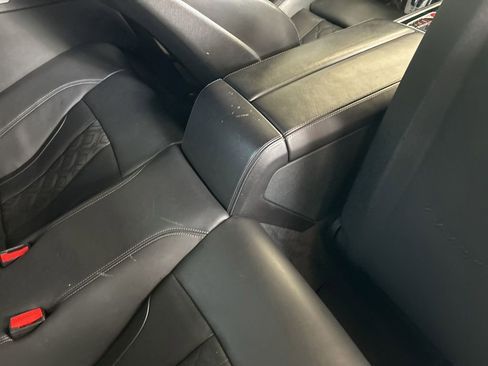 Used 2020 BMW M8 Convertible image 26