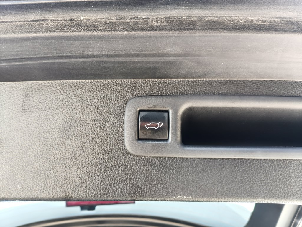 Used 2022 Toyota Highlander XLE AWD/4WD image 20