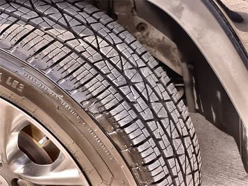 Used 2021 Jeep Cherokee Latitude Lux w/ Comfort/Convenience Group image 23