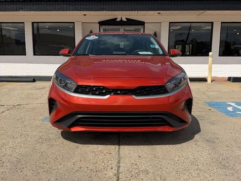 Used 2023 Kia Forte LXS w/ LXS Technology Package image 2