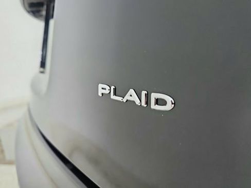 Used 2021 Tesla Model S Plaid image 18