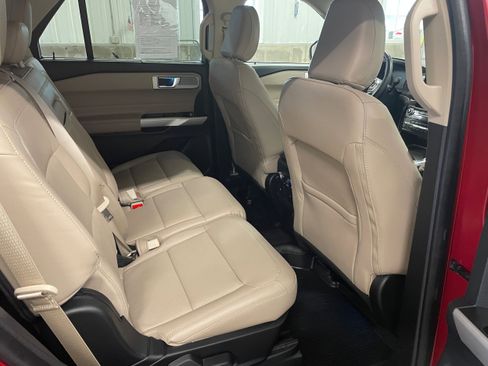 Used 2022 Ford Explorer Limited w/ Class IV Trailer Tow Package image 29