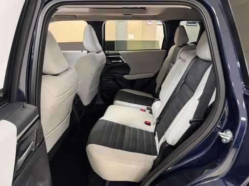 New 2026 Mitsubishi Outlander SE image 22