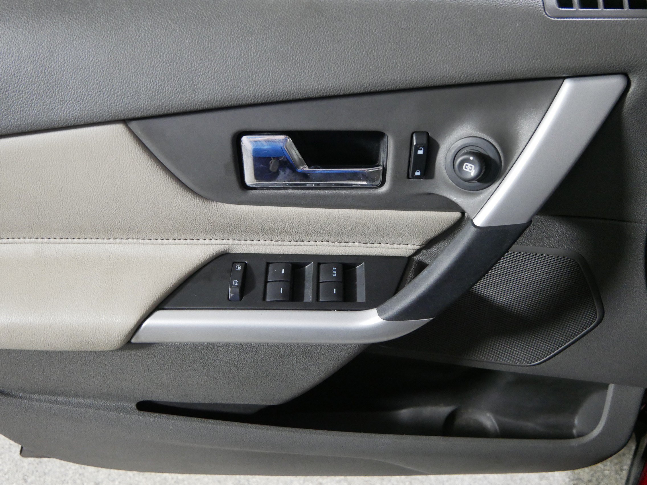 Used 2014 Ford Edge SEL w/ Equipment Group 205A FWD image 19