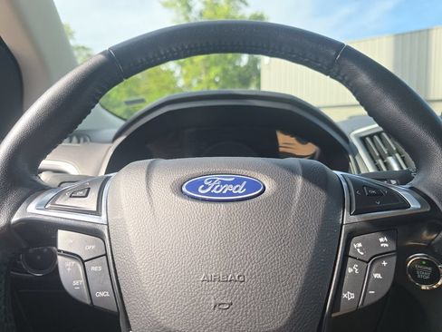 Used 2024 Ford Edge SEL AWD/4WD image 25
