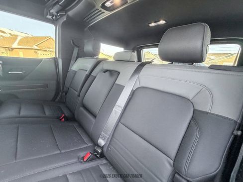 Used 2025 GMC Hummer EV 2X AWD/4WD image 37