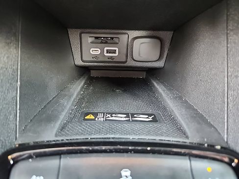 Used 2023 Chevrolet Bolt EUV LT w/ Comfort Package FWD image 24
