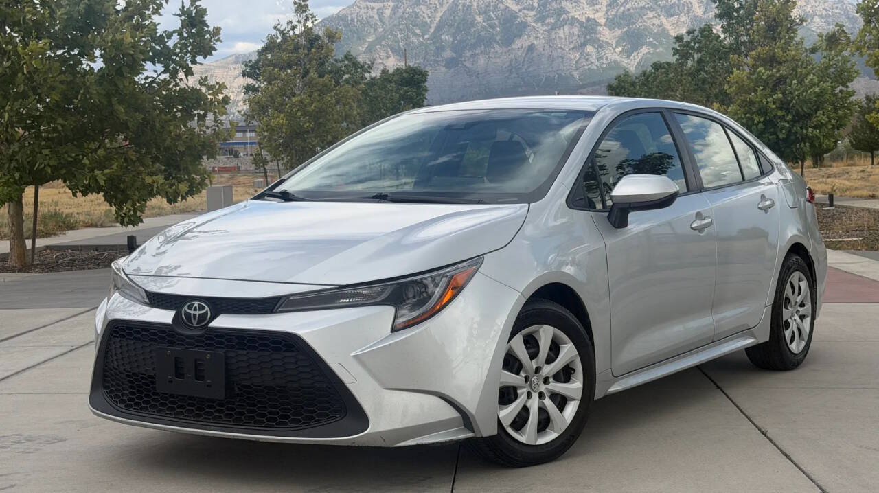 Used 2022 Toyota Corolla LE FWD image 1