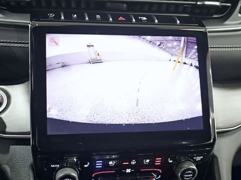 Used 2023 Jeep Grand Cherokee L Overland AWD/4WD image 18