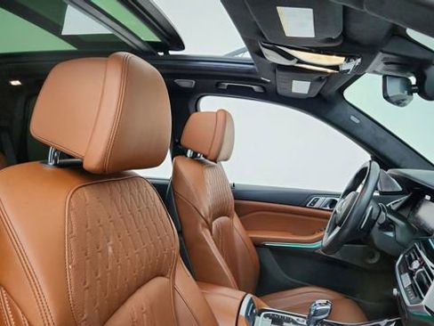 Used 2023 BMW X5 M50i w/ Executive Package image 22