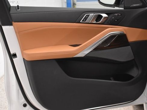 New 2026 BMW X6 xDrive40i w/ Climate Comfort Package image 22