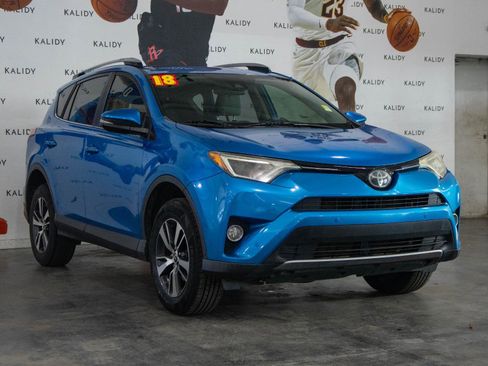 Used 2018 Toyota RAV4 XLE image 21